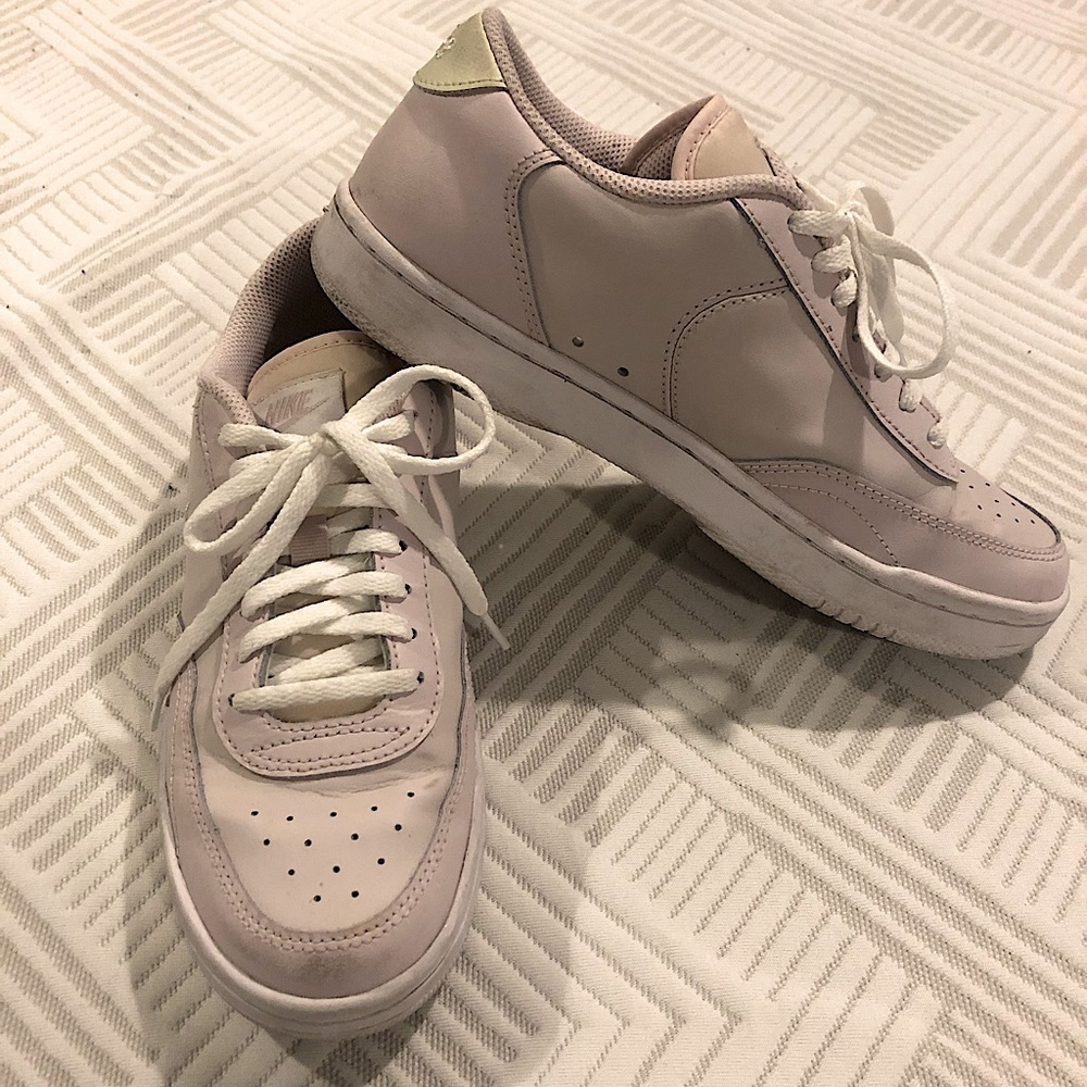 Nike Sneakers (light pink)